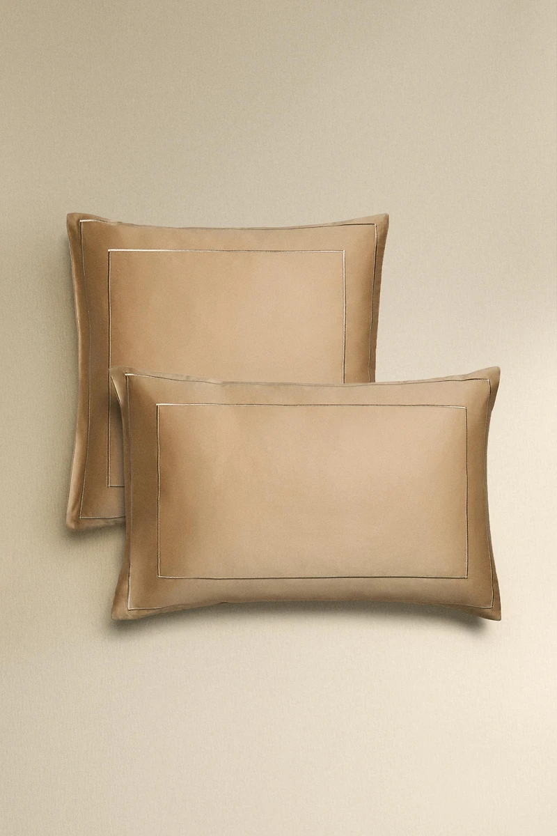 TAIE D’OREILLER SATIN DOUBLE FESTON