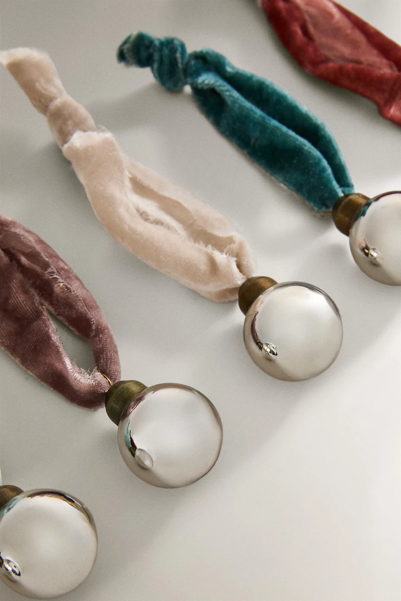 SET OF MINI BALL CHRISTMAS TREE ORNAMENTS WITH BOW (SET OF 6)