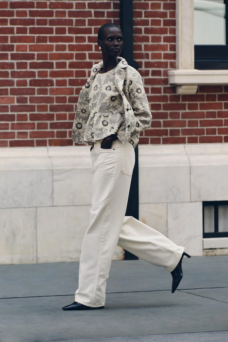 FLORAL TEXTURED BLAZER