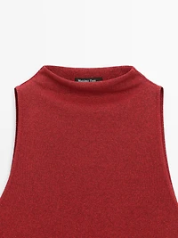 Knit halterneck top with metallic finish