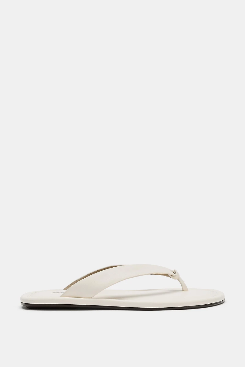 LEATHER FLAT SANDALS