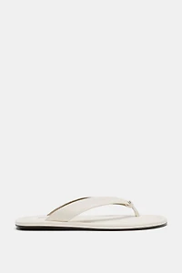 LEATHER FLAT SANDALS