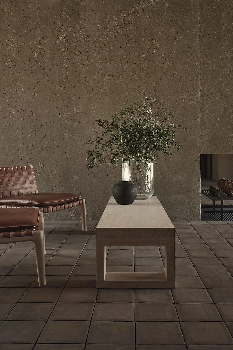 COFFEE TABLE 01