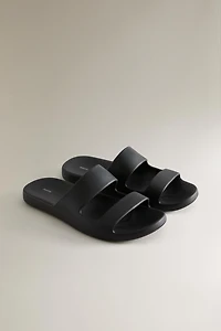RUBBERISED FLAT SANDALS