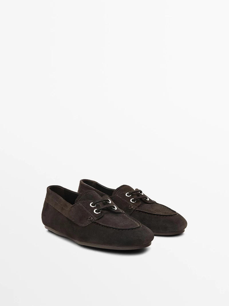 Leather deck shoes