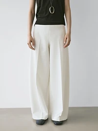Wide-leg voluminous trousers