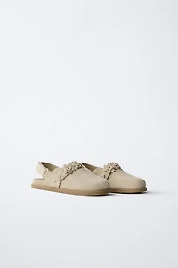 SABOTS EN CUIR AVEC FLEURS