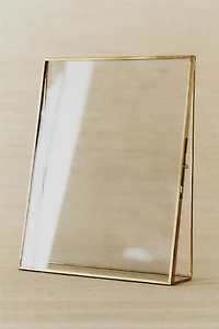 TRIANGULAR STRUCTURE PICTURE FRAME