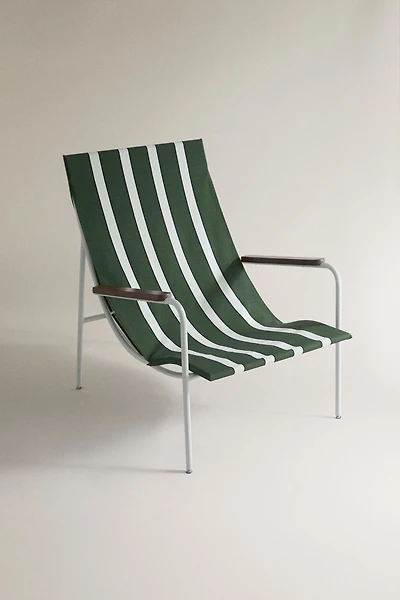 COLORED METAL STRUCTURE CHAIR
