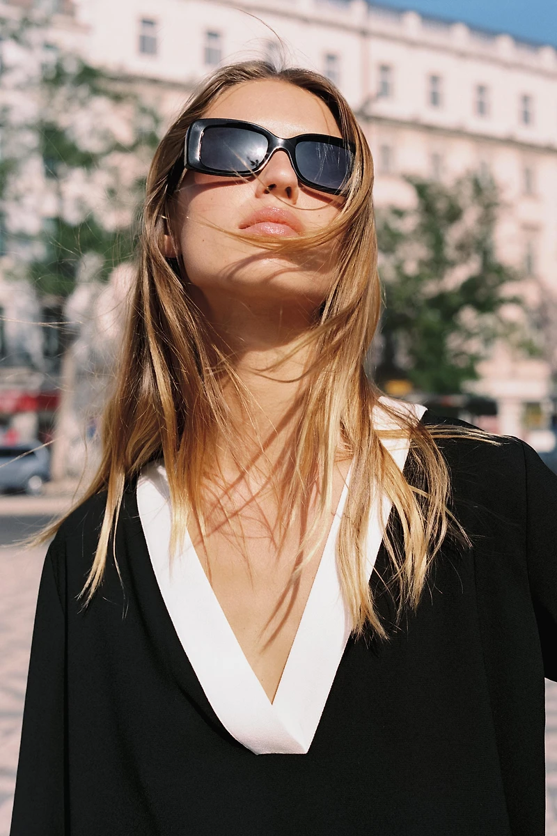 CONTRAST CREPE TOP