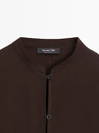 Stand collar shirt with front seam