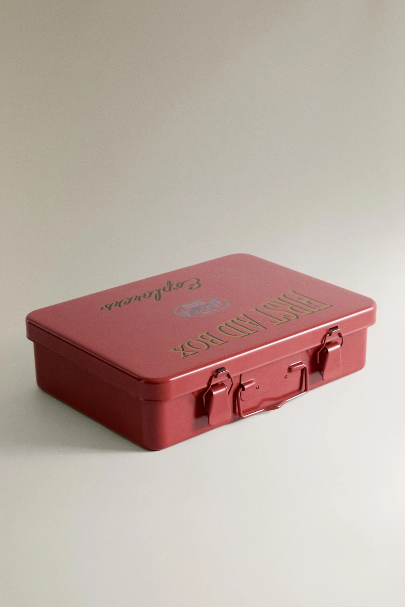 METAL FIRST AID BOX