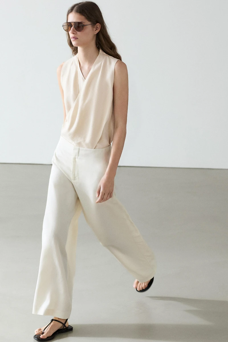 Flowing barrel fit trousers