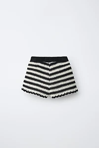 SHORT EN CROCHET À RAYURES ET BRODERIE CERISES