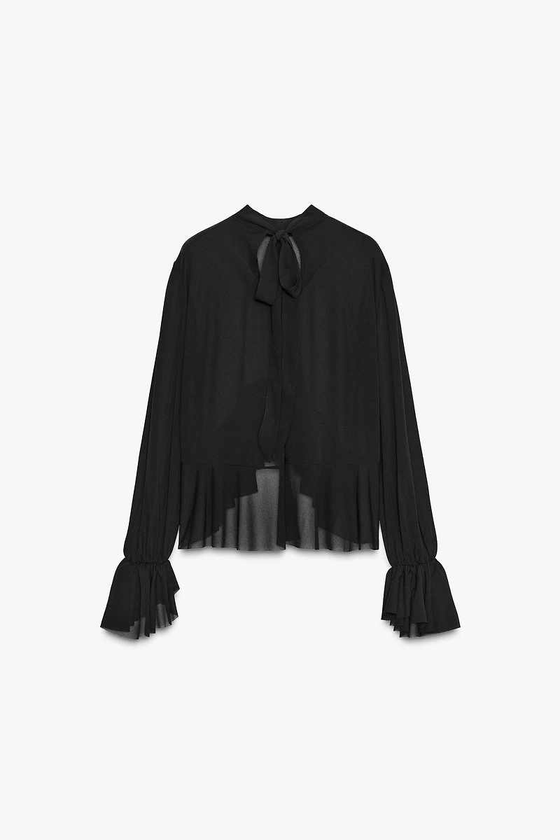 FLOWY RUFFLED TOP