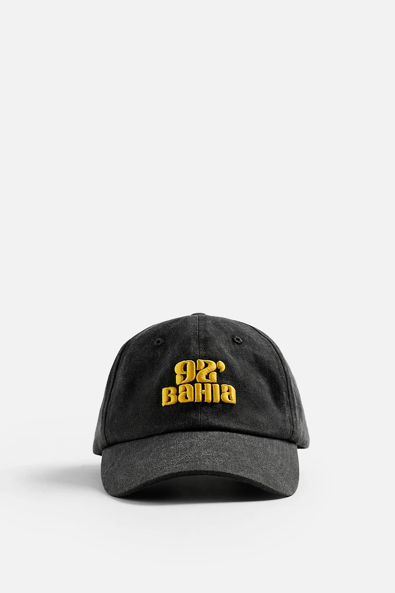 CONTRAST EMBROIDERY CAP