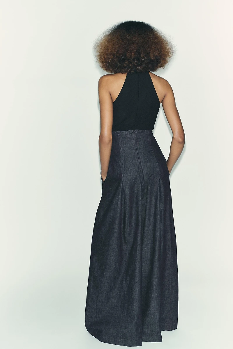 CREPE HALTER TOP