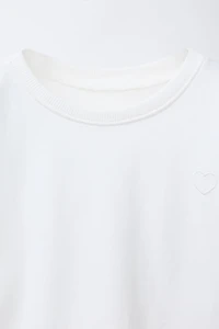 T-SHIRT BASIQUE CŒUR BRODÉ
