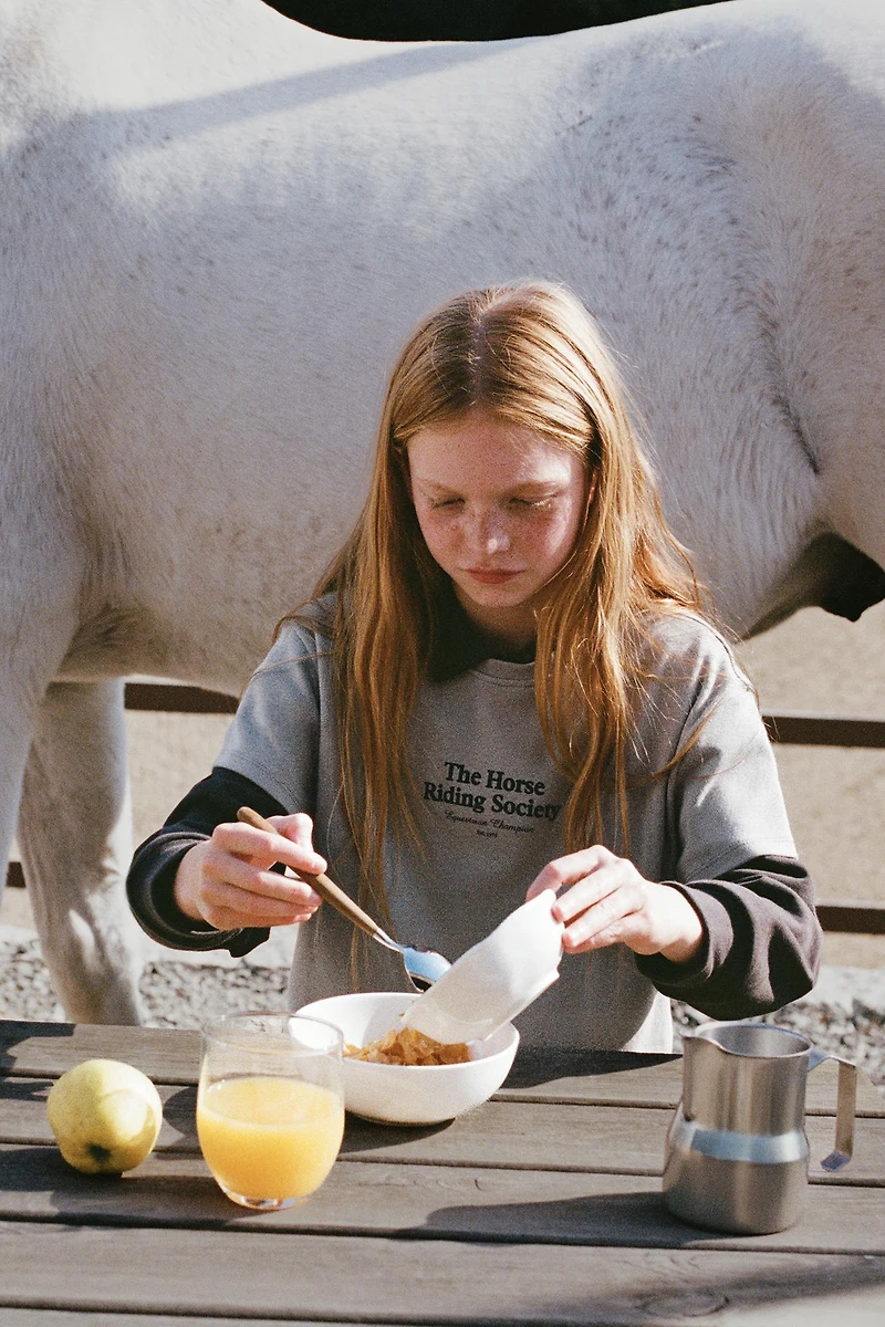 EQUESTRIAN T-SHIRT WITH EMBOSSED TEXT