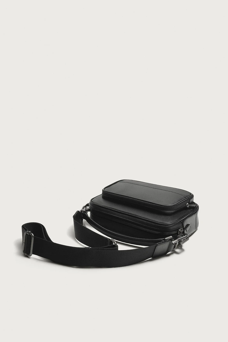 TEXTURED CROSSBODY BAG