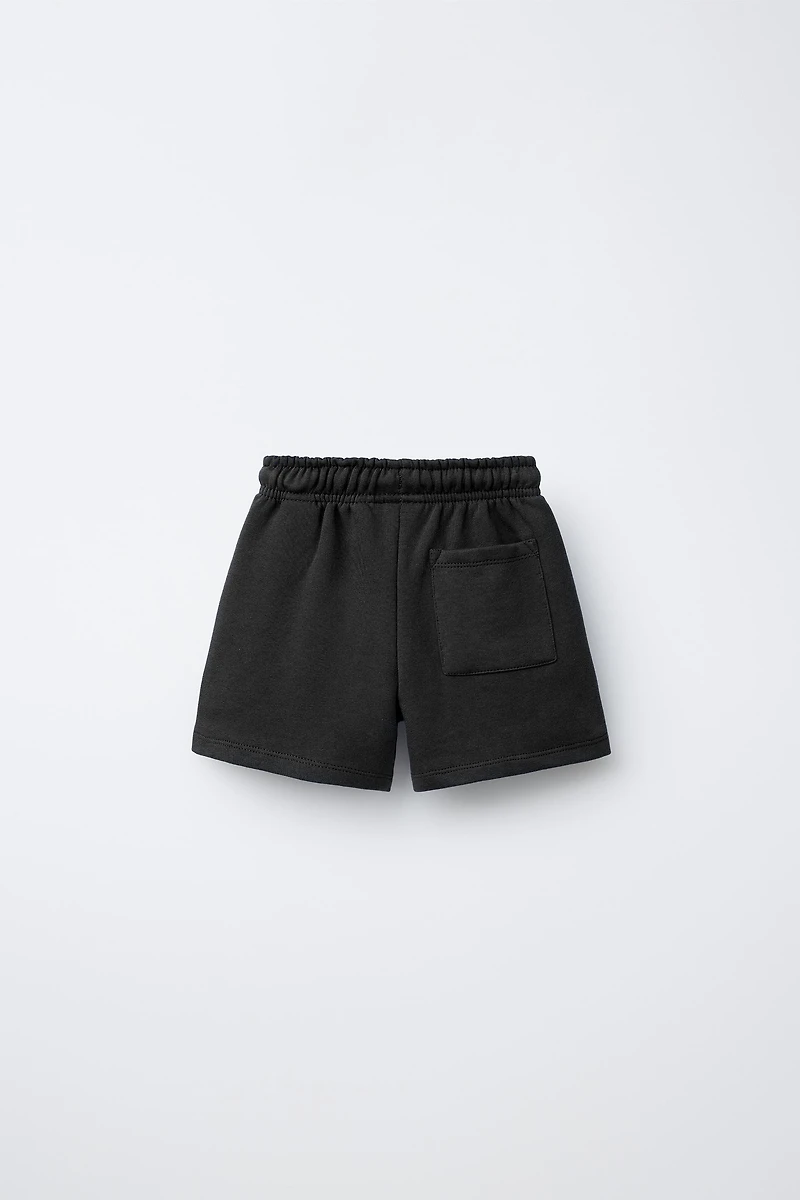 BASIC TEXT SHORTS