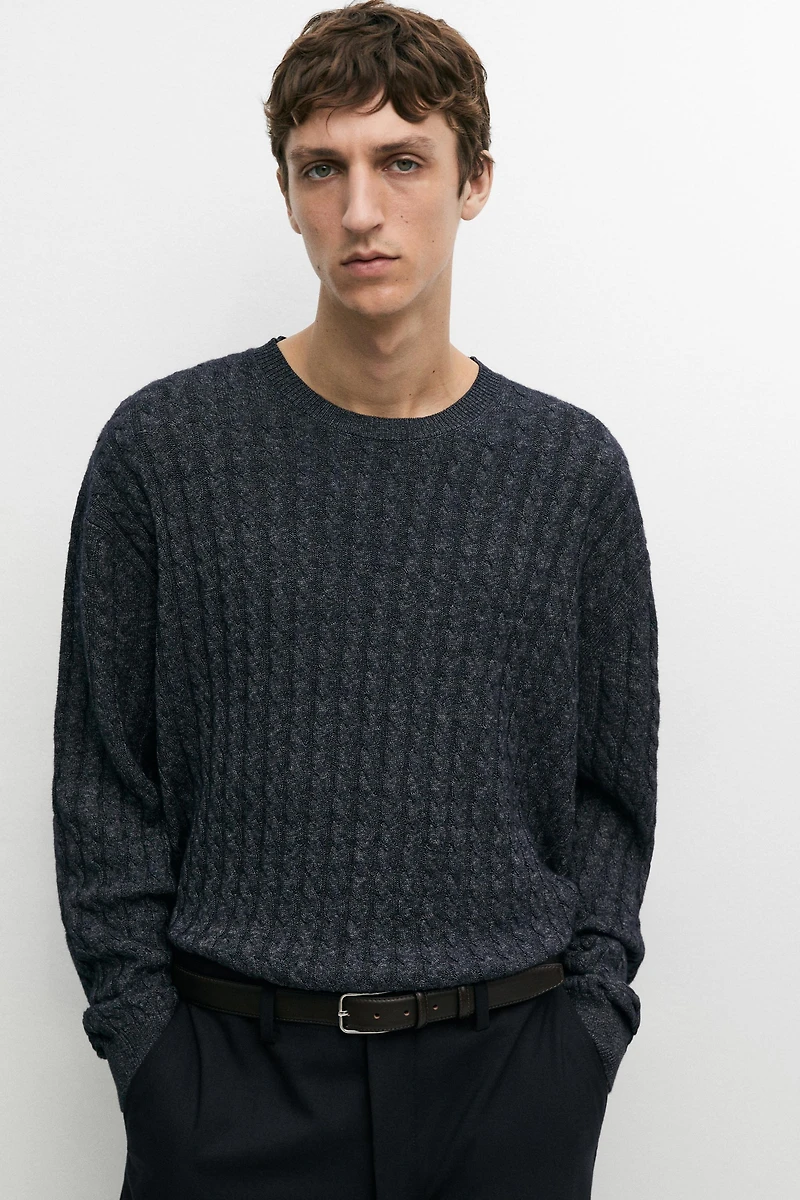 Cable knit round neck sweater