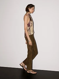 Pantalon flare en cuir finition daim