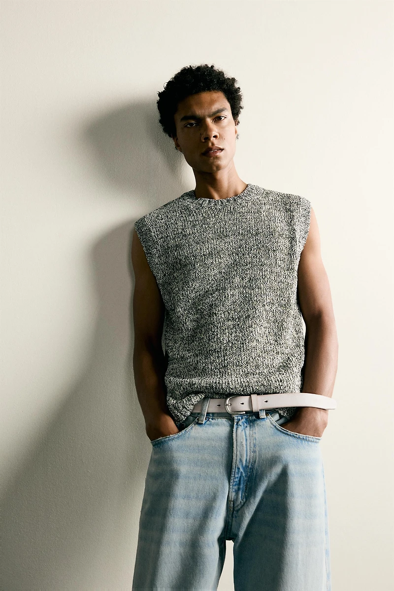 TEXTURED KNIT VEST