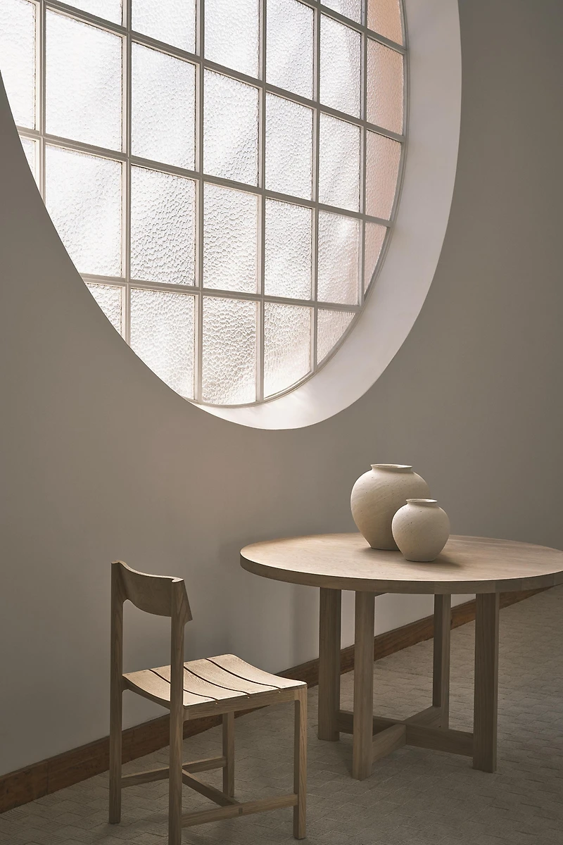 CHAIR 04