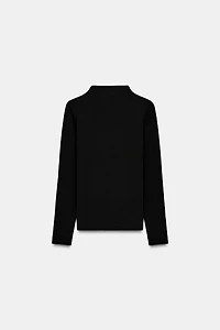 MOCK NECK BROOCH T-SHIRT
