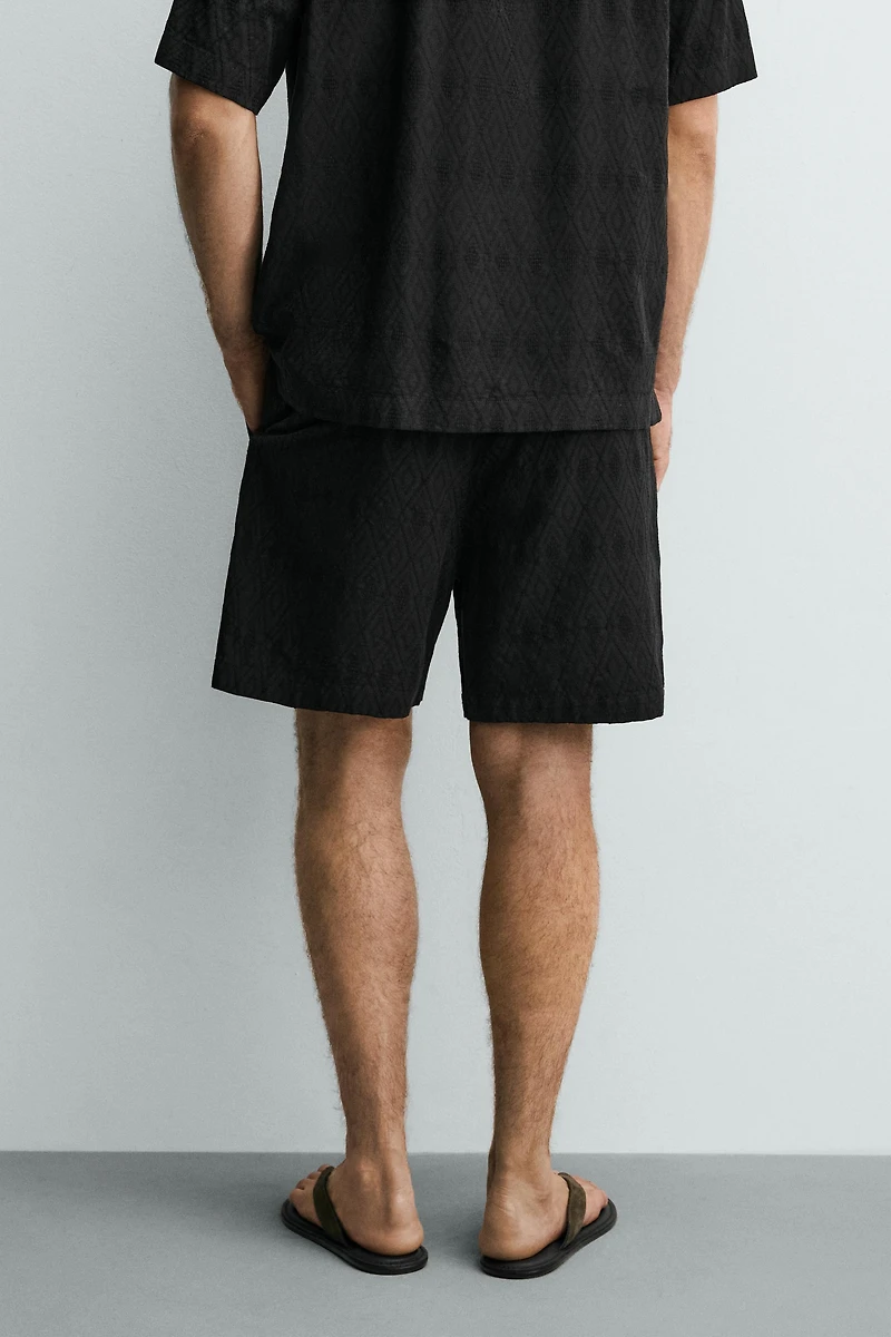 GEOMETRIC JACQUARD REGULAR FIT SHORTS