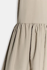 ROBE EN NYLON À VOLUME