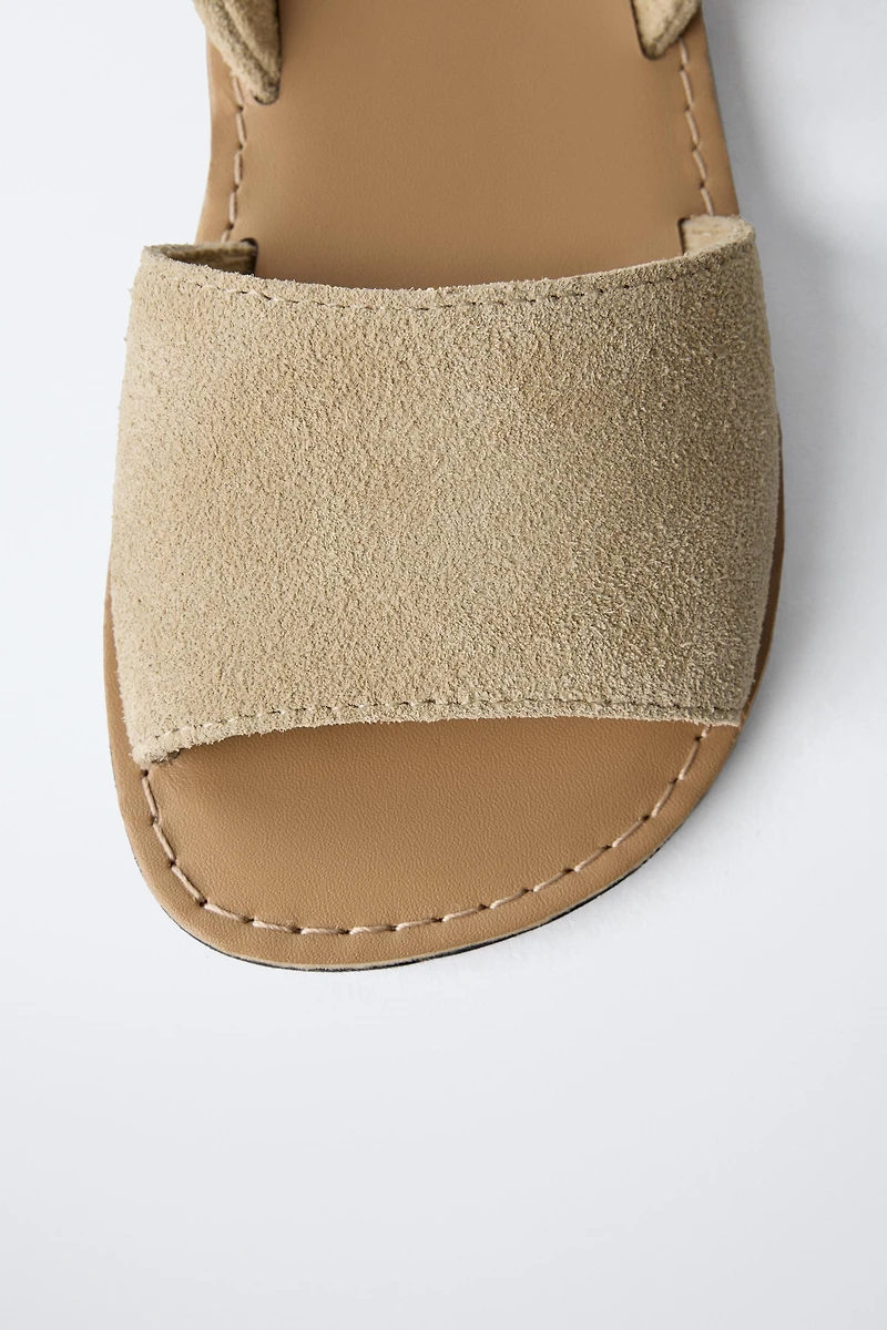 SANDALES EN CUIR
