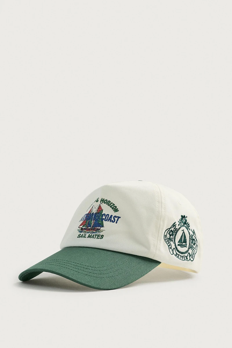 CASQUETTE À VISIÈRE PLATE BIMATIÈRE