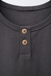 SLEEVELESS TOP WITH BUTTONS