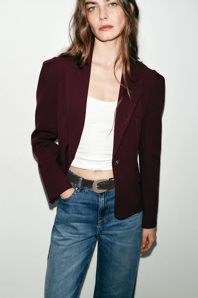 TAILORED BLAZER WITH PRONOUNCED SHOULDERS