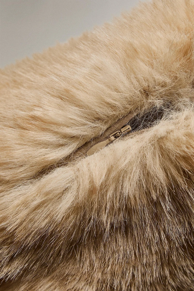 FAUX FUR PILLOW COVER WITH VEIN PRINT
