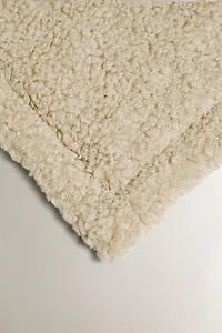 ROLL-UP PET FLOOR BLANKET