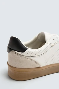 BASKETS SEMELLE CONTRASTÉE