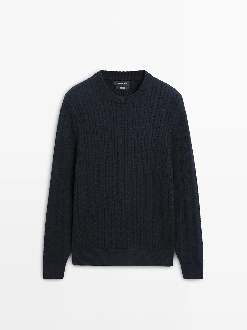Cable-knit 100% cotton sweater with crew neck