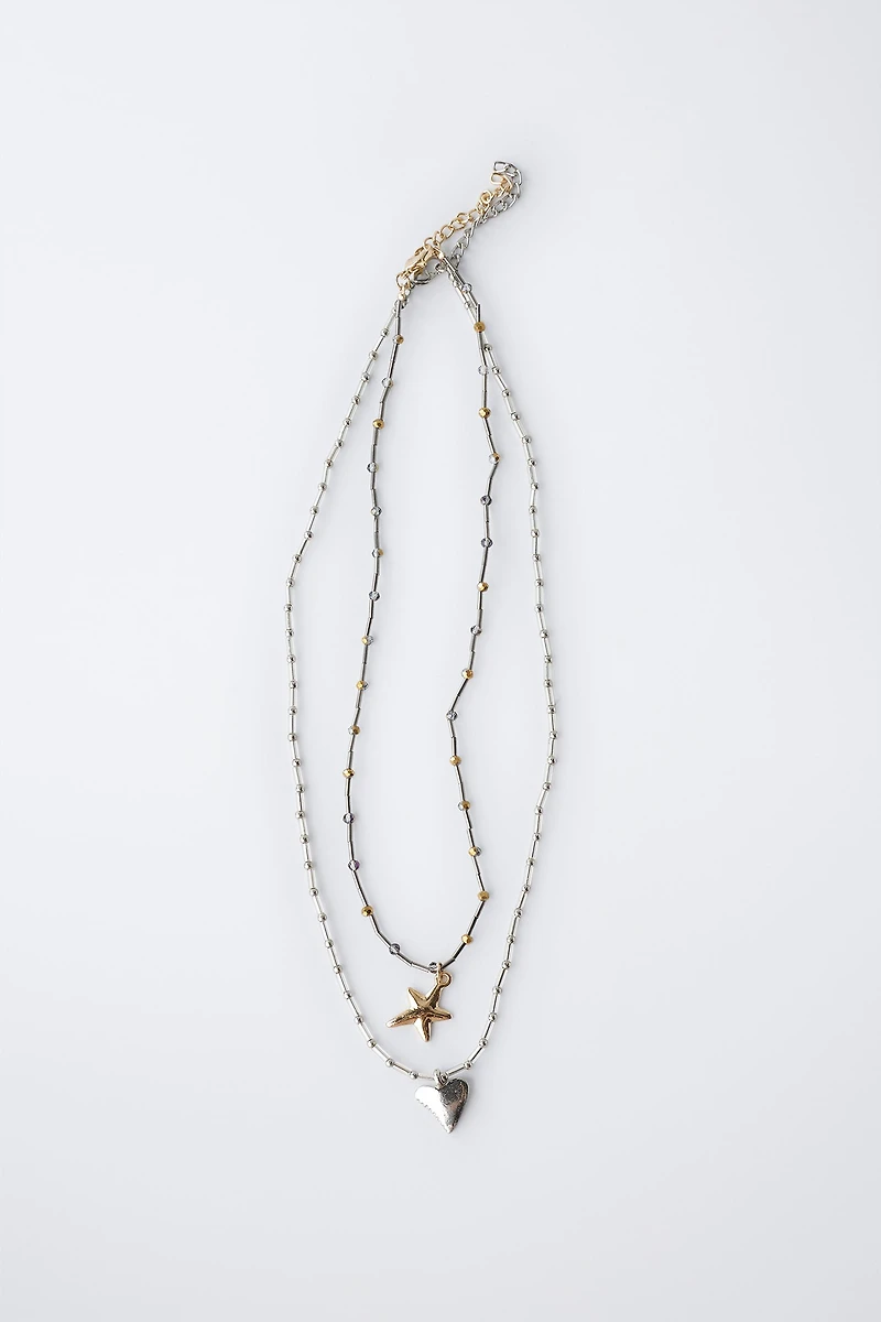 LOT DE DEUX COLLIERS CŒUR ET ÉTOILE