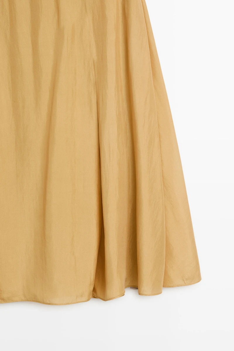Total look 100% silk flowing midi skirt