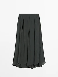 Long flowing skirt with ruffles
