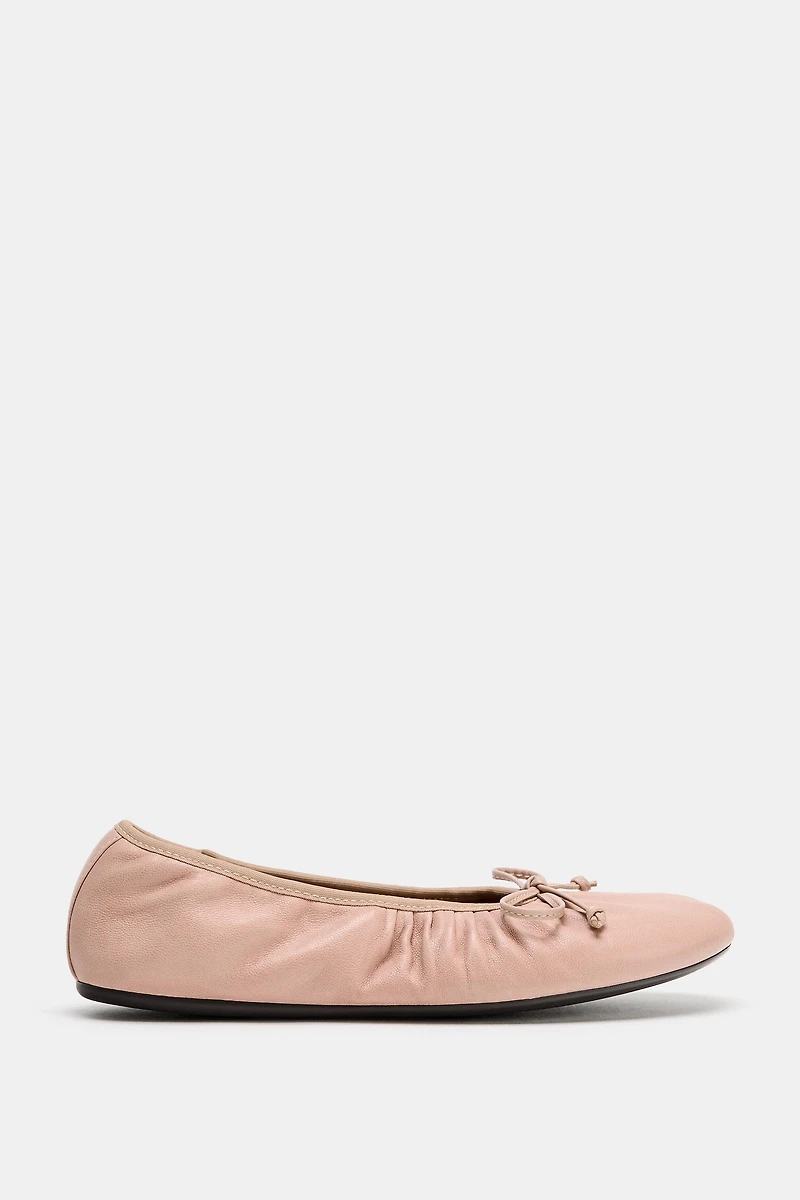 LEATHER RUCHED BALLET FLATS