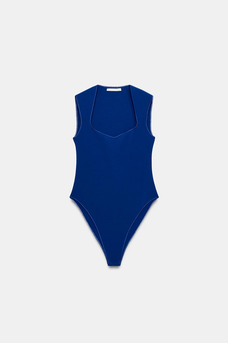 BODY ENCOLURE CARRÉE STRETCH