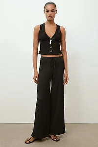 TEXTURED BUTTONED VEST TOP