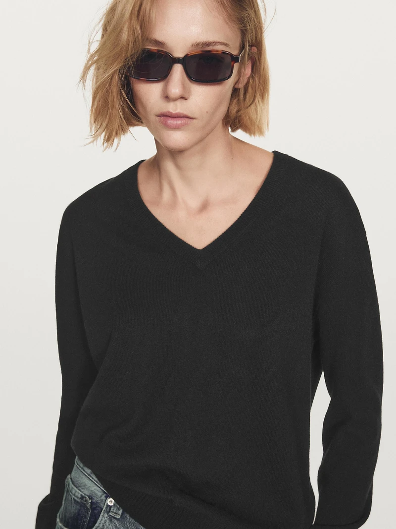 Knit 100% cashmere V-neck sweater
