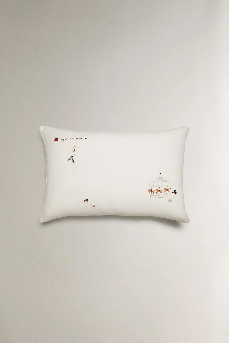 CHILDREN'S CHRISTMAS FIGURE PILLOWCASE