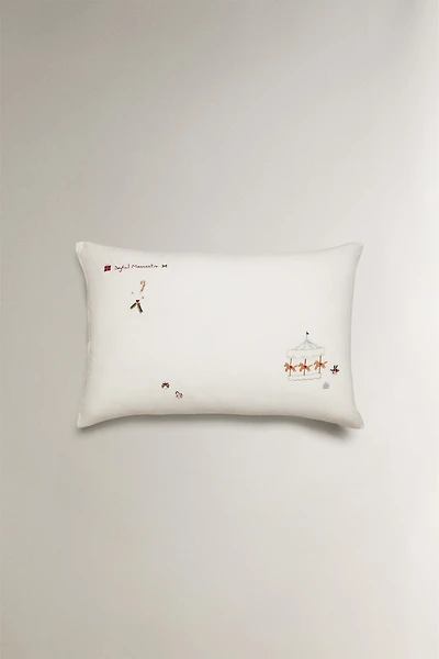 CHILDREN'S CHRISTMAS FIGURE PILLOWCASE