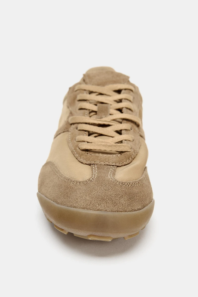 SOFT RUNNING SNEAKERS